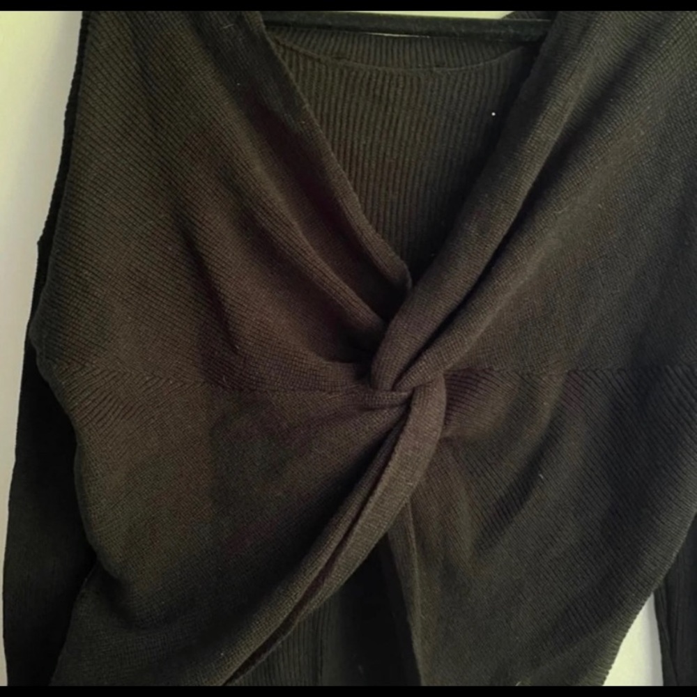 Open back sweater - Picture 3 of 4